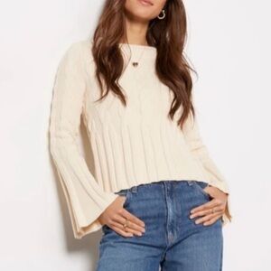 Evereve Cable Knit Sweater